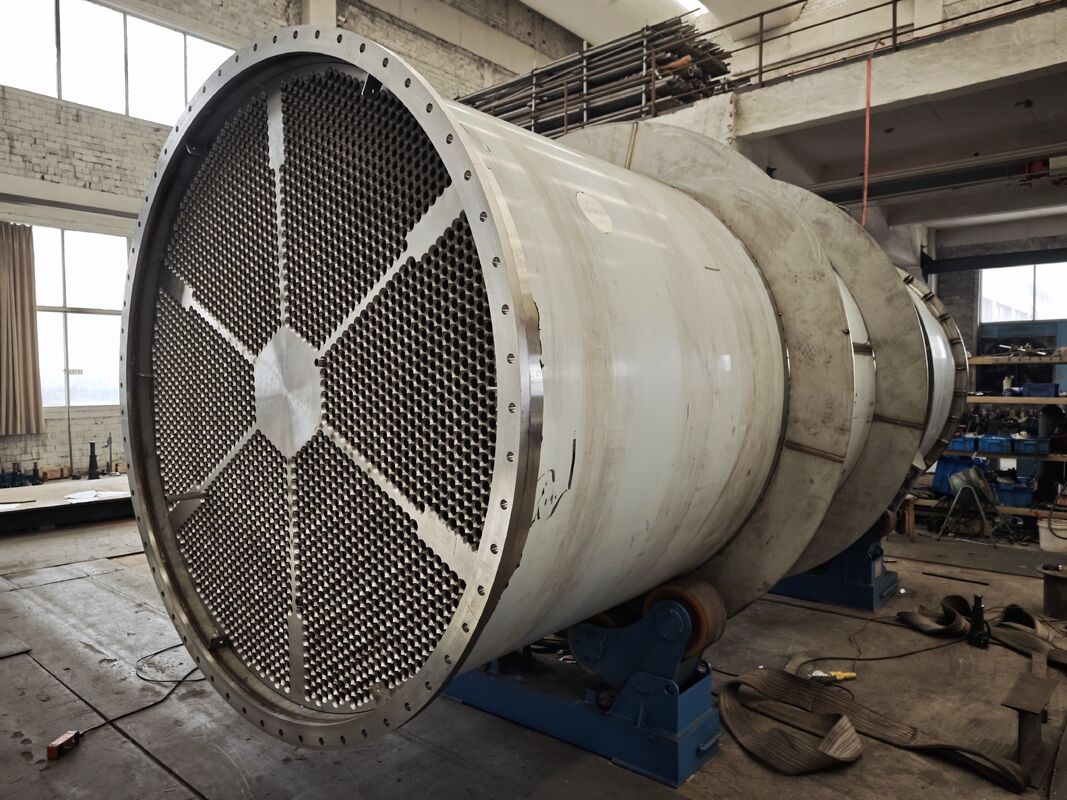Titanium Shell And Tube Type Heat Exchanger For Highly Corrosive Industrial Applications
